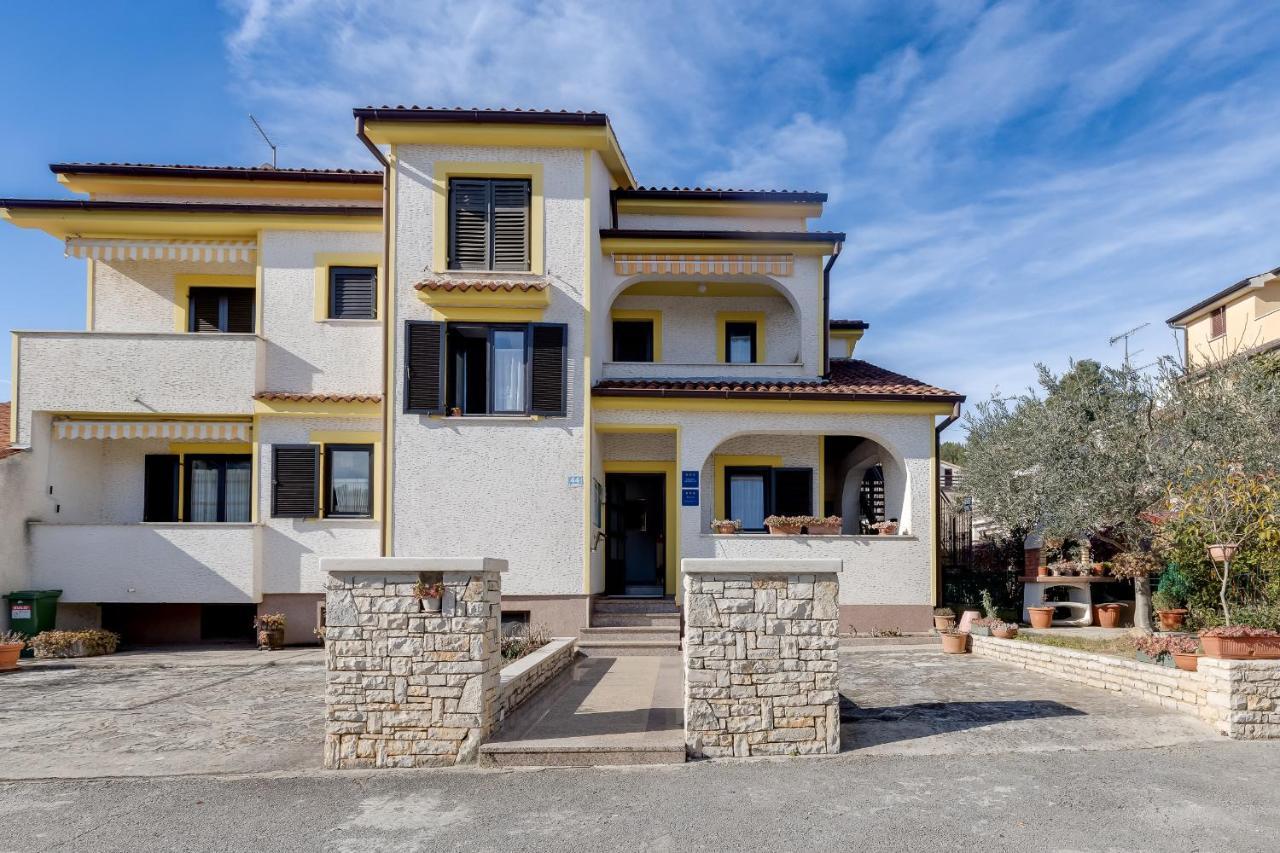 Apartment House Matosevic Porec Exterior photo