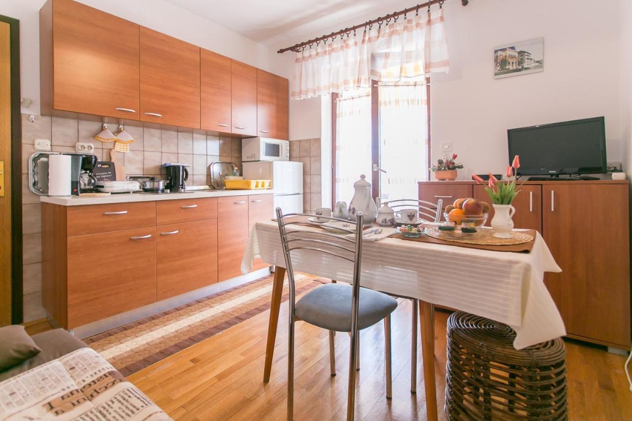 Apartment House Matosevic Porec Room photo